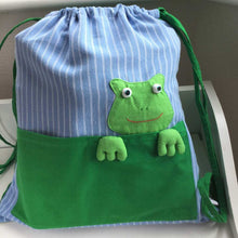 Load image into Gallery viewer, Child's fabric gym bag with frog design