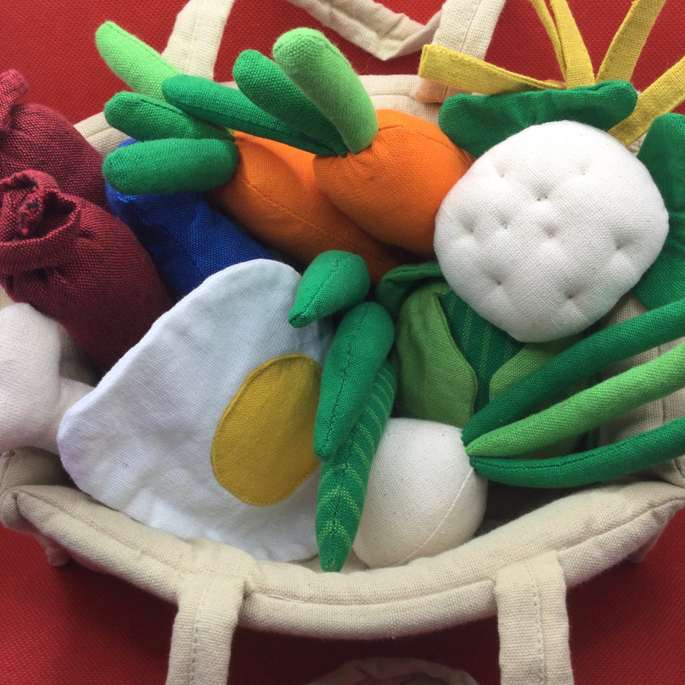 Food play set for toddlers, made from fabric